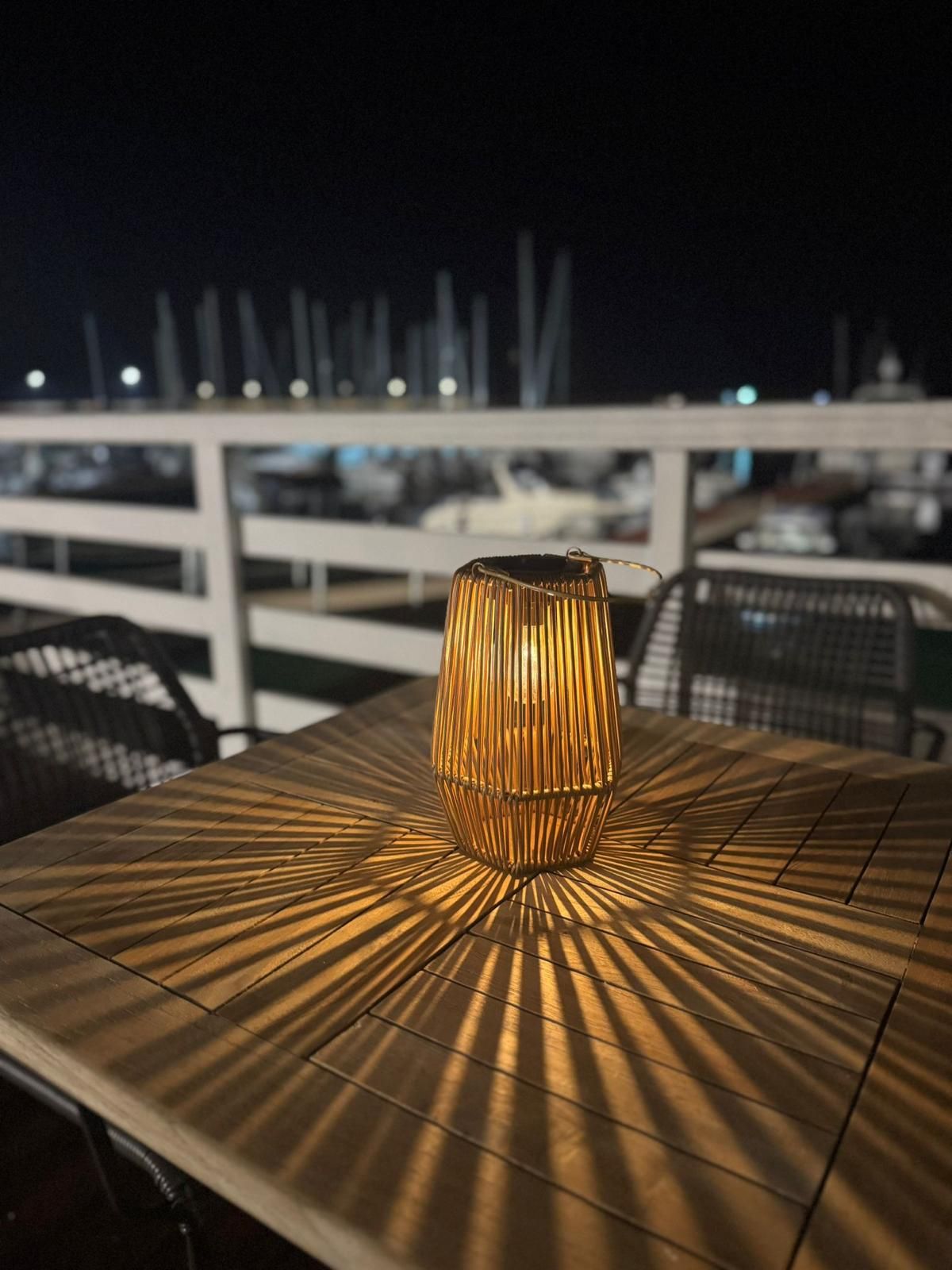 Lounge bar Caporais sul porto di Gallipoli